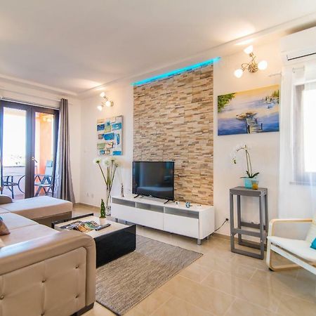 Charming House On The Beach And Deluxe Apartment Pula Exterior photo