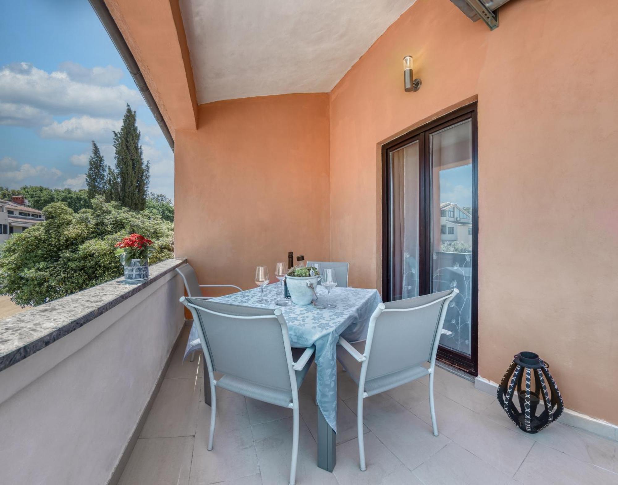 Charming House On The Beach And Deluxe Apartment Pula Room photo