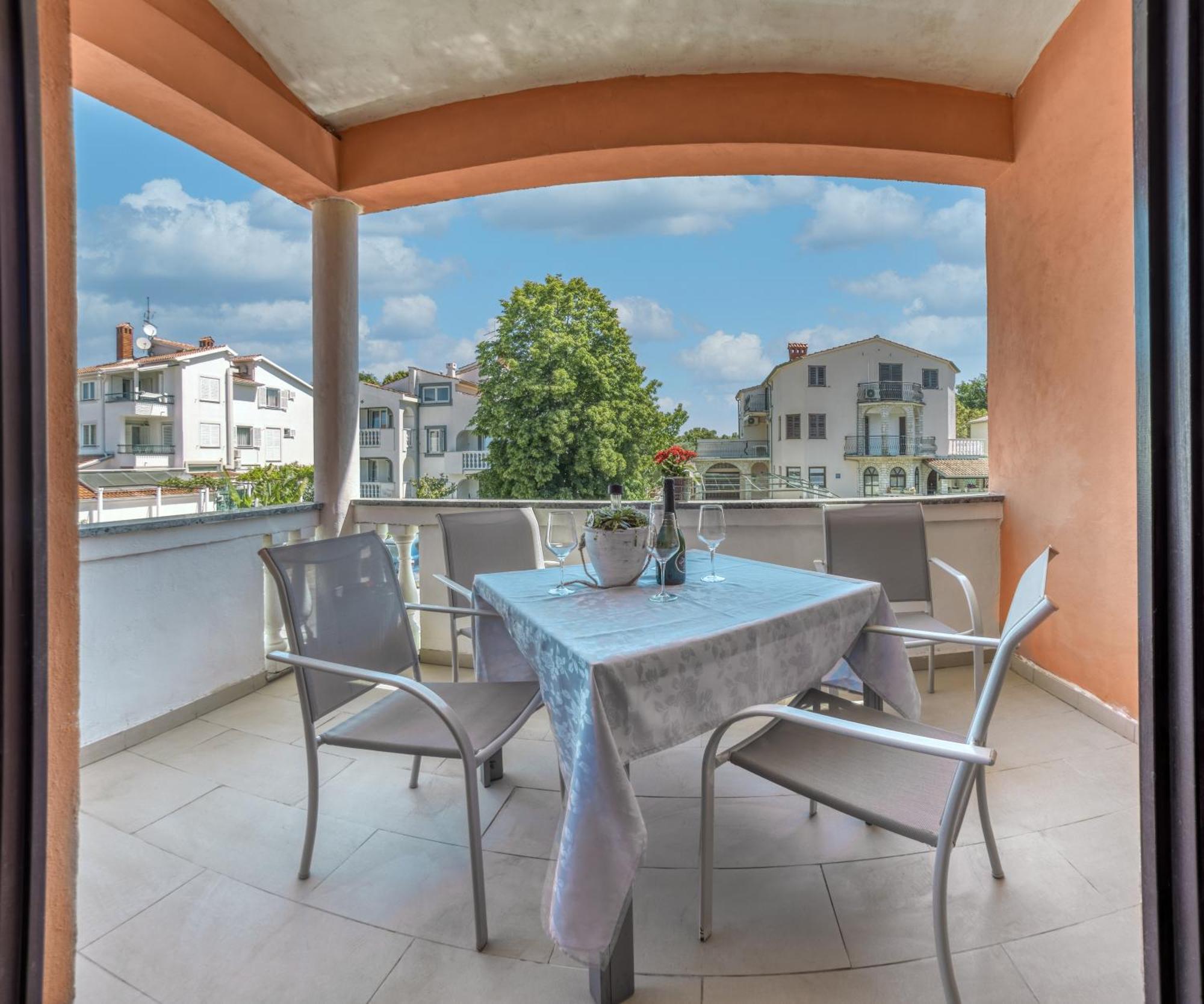 Charming House On The Beach And Deluxe Apartment Pula Room photo