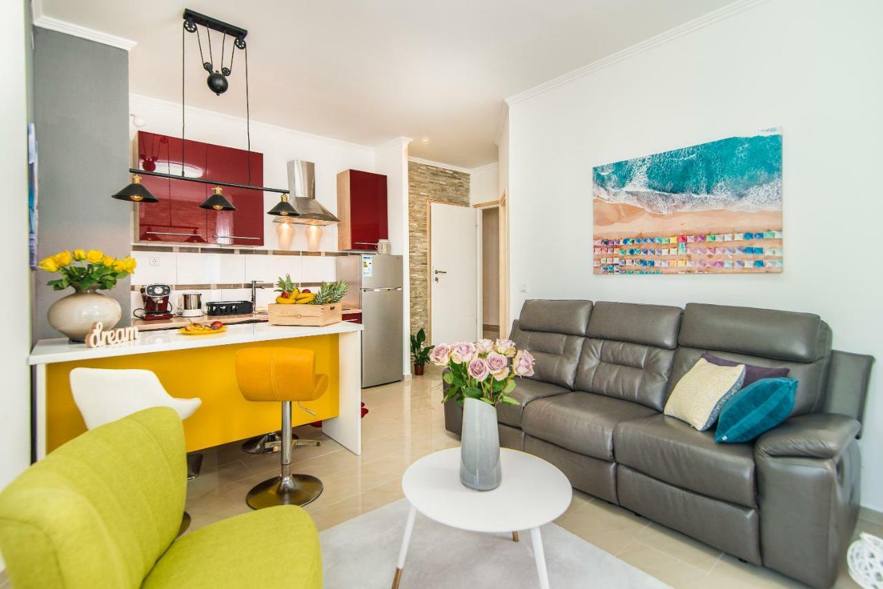 Charming House On The Beach And Deluxe Apartment Pula Exterior photo